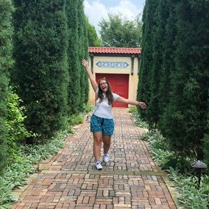 Meet your Posher, Hannah